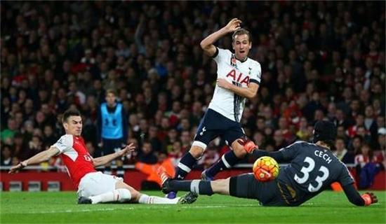 出场并产生, 士透露