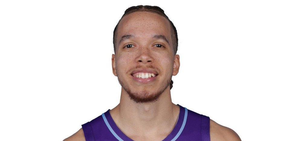 被裁掉, 但在, 普雷斯顿场